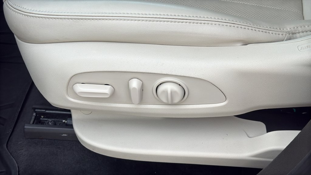 Used 2024 Buick Enclave Essence FWD image 22
