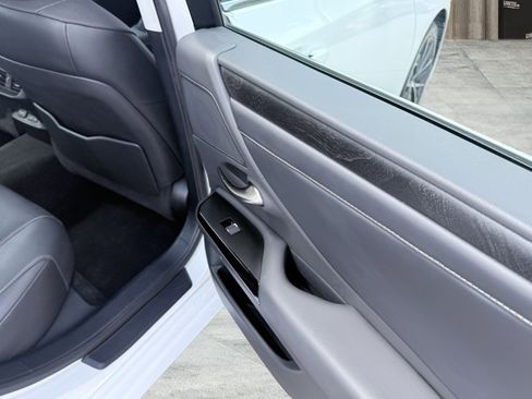 Used 2022 Lexus ES 250 w/ Premium Package image 44