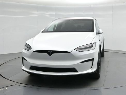 Used 2022 Tesla Model X image 49