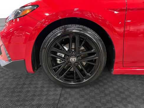 Used 2025 Toyota Camry SE FWD image 15