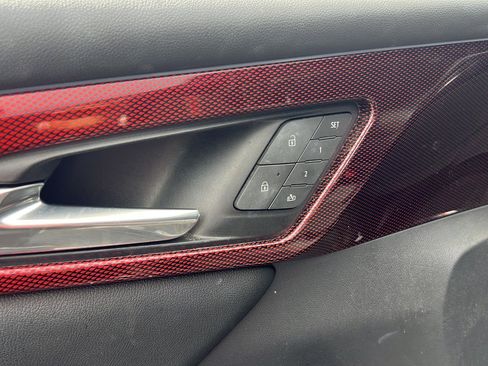 Used 2024 Chevrolet Traverse RS FWD image 14