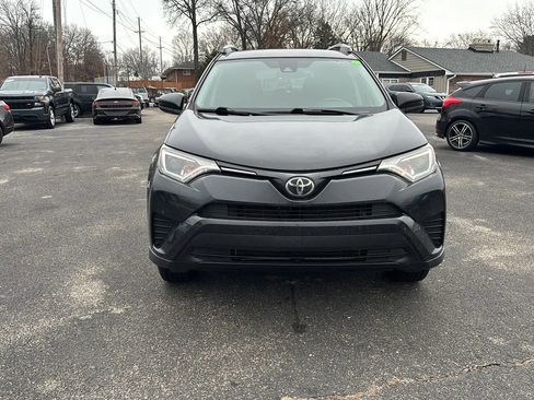 Used 2018 Toyota RAV4 LE image 8