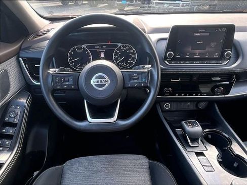 Used 2021 Nissan Rogue SV image 5