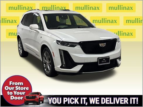 Used 2020 Cadillac XT6 Sport AWD/4WD image 2