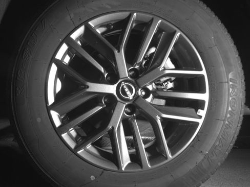 Used 2023 Nissan Rogue S image 14