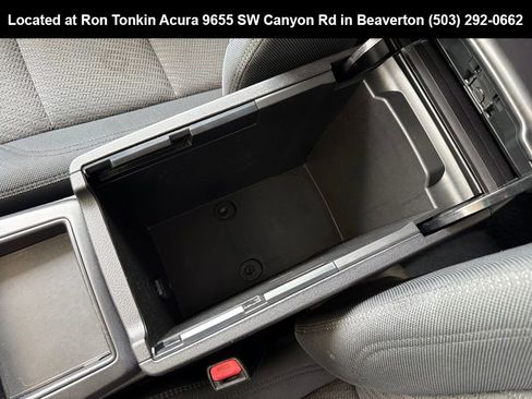 Used 2017 Toyota Camry LE FWD image 25