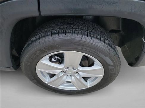 Used 2022 Jeep Compass Latitude image 12