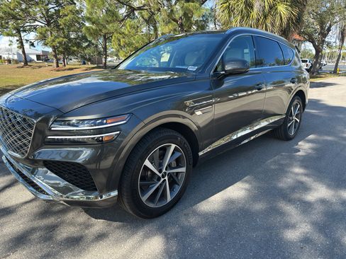 Used 2025 Genesis GV80 2.5T Select image 2