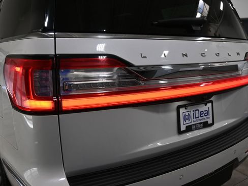 Used 2020 Lincoln Navigator Reserve w/ Luxury Package image 38