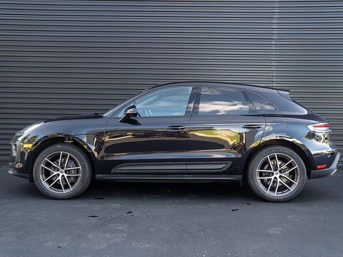 Used 2026 Porsche Macan AWD/4WD image 2