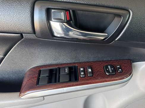 Used 2014 Toyota Camry XLE FWD image 8
