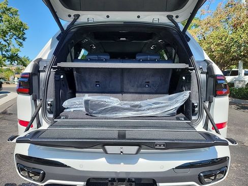 Certified 2025 BMW X7 M60i AWD/4WD image 21