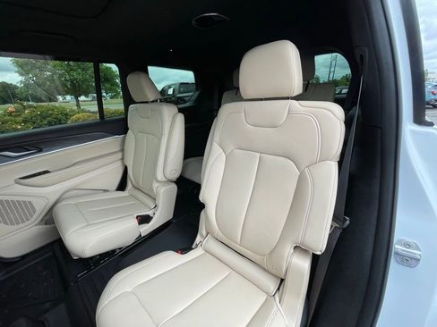 Used 2025 Jeep Grand Cherokee L Limited AWD/4WD image 26
