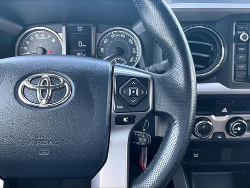 Used 2017 Toyota Tacoma SR5 w/ Tow Package AWD/4WD image 24