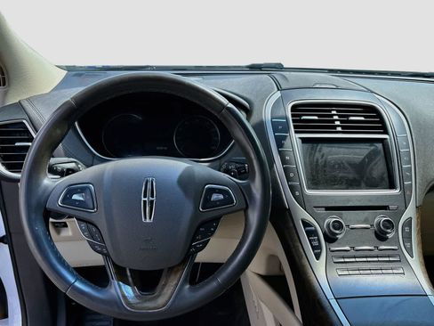 Used 2016 Lincoln MKX Reserve w/ Technology Package AWD/4WD image 11