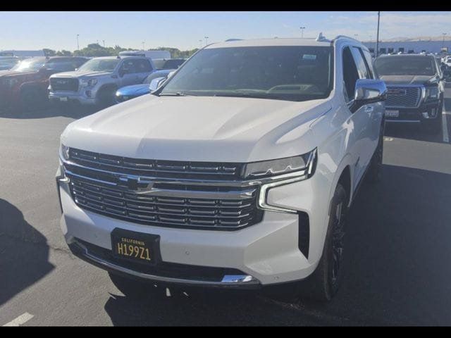 Used 2024 Chevrolet Tahoe Premier w/ Premium Package 2 AWD/4WD image 3