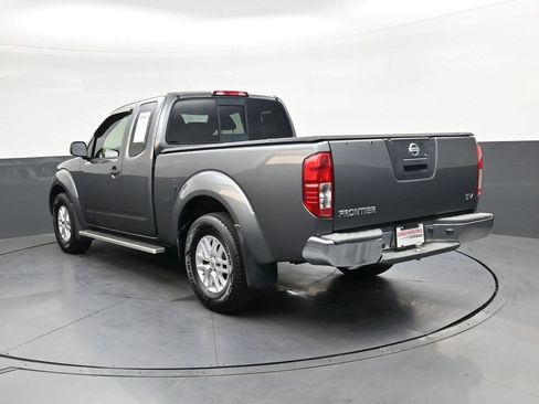 Used 2018 Nissan Frontier SV image 5