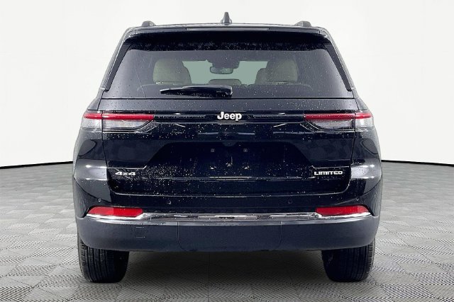 Used 2024 Jeep Grand Cherokee Limited w/ Trailer Tow Package AWD/4WD image 4
