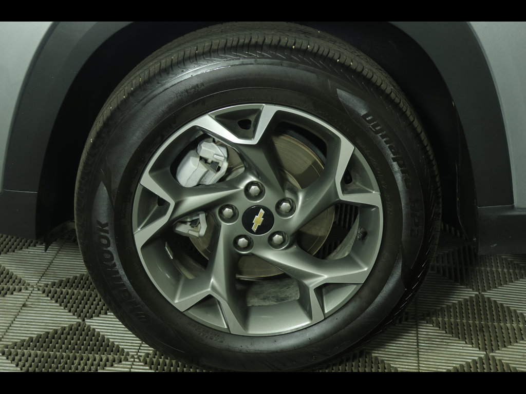 Used 2025 Chevrolet Trax LT w/ Driver Confidence Package FWD image 5