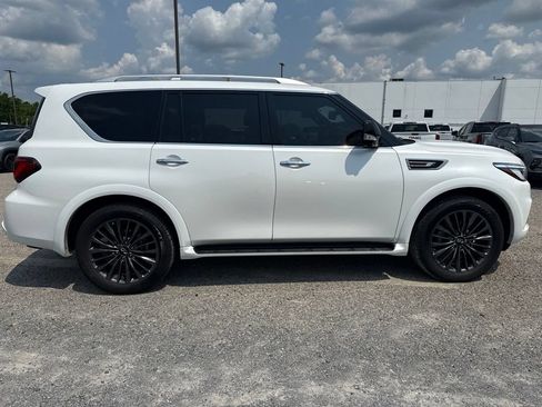 Used 2024 INFINITI QX80 Sensory AWD/4WD image 8