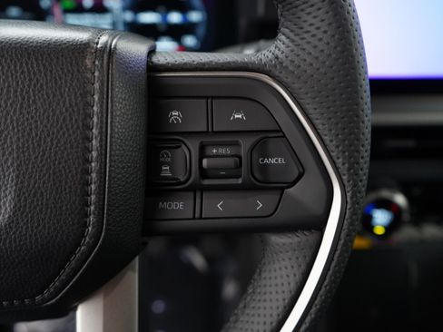 Used 2025 Toyota Tacoma TRD Off-Road image 23