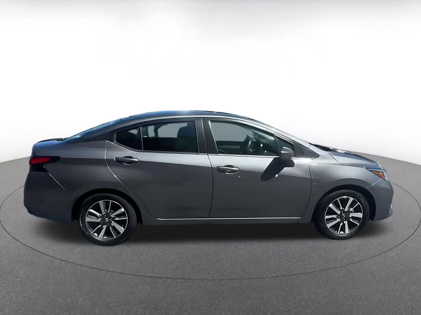 Used 2025 Nissan Versa SV FWD image 15