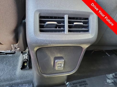 Used 2024 Chevrolet Equinox LT AWD/4WD image 24