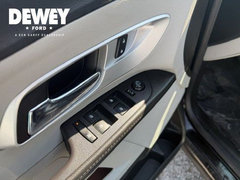 Used 2017 Chevrolet Equinox LT AWD/4WD image 11