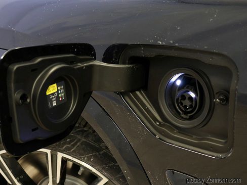 New 2026 BMW X5 xDrive50e w/ M Sport Package image 10