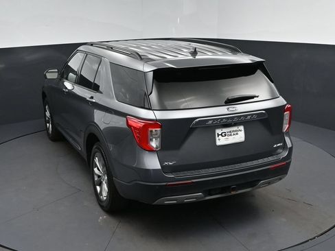 Used 2023 Ford Explorer XLT w/ Equipment Group 202A AWD/4WD image 33