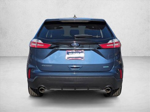 Used 2019 Ford Edge SE image 7