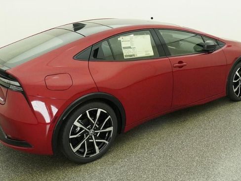 New 2026 Toyota Prius Plug-In Hybrid FWD image 9