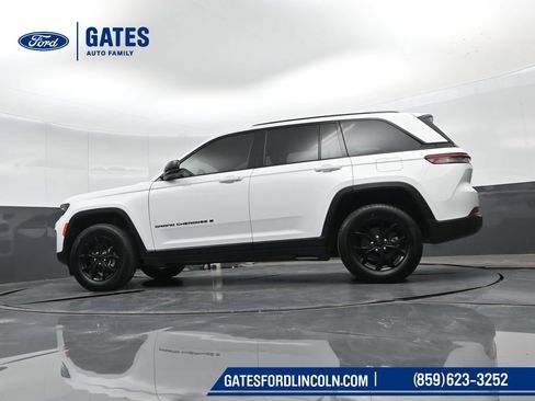 Used 2025 Jeep Grand Cherokee 4WD image 51