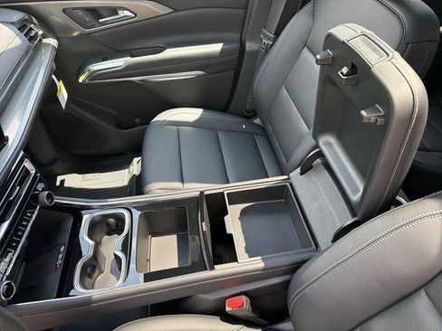 New 2026 Chevrolet Traverse LT w/ Sun and Wheel Package AWD/4WD image 22
