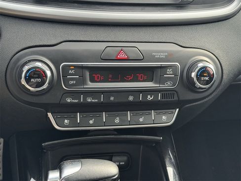 Used 2019 Kia Sorento SX image 17