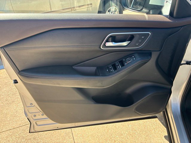 Used 2023 Nissan Rogue Platinum w/ Platinum Premium Package AWD/4WD image 19