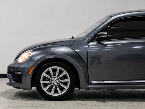 Used 2018 Volkswagen Beetle 2.0T S FWD image 10