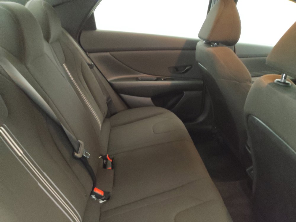 Used 2025 Hyundai Elantra Sport FWD image 19