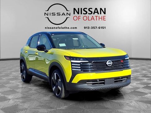 Certified 2025 Nissan Kicks SR image 28