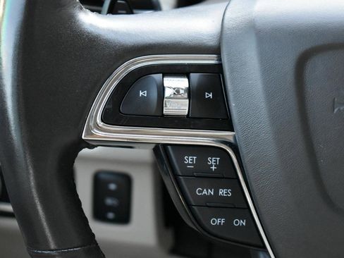 Used 2018 Lincoln Navigator Select RWD image 15