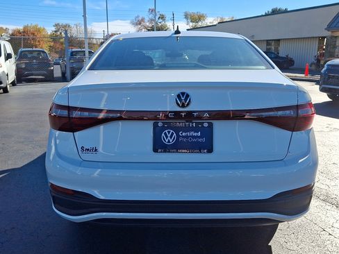 Certified 2025 Volkswagen Jetta Sport image 5
