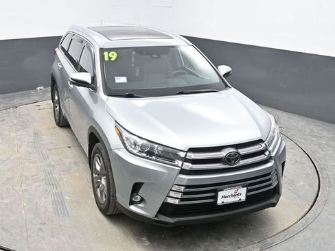 Used 2019 Toyota Highlander Limited Platinum image 27