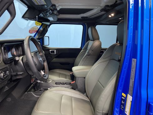 Certified 2024 Jeep Gladiator Mojave image 9