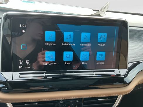 New 2026 Volkswagen Atlas Cross Sport SEL R-Line image 17