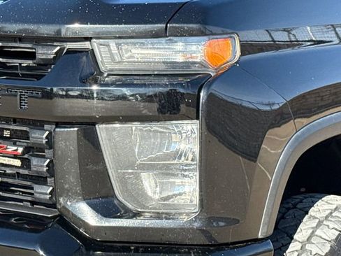 Used 2022 Chevrolet Silverado 2500 LT w/ Convenience Package image 4