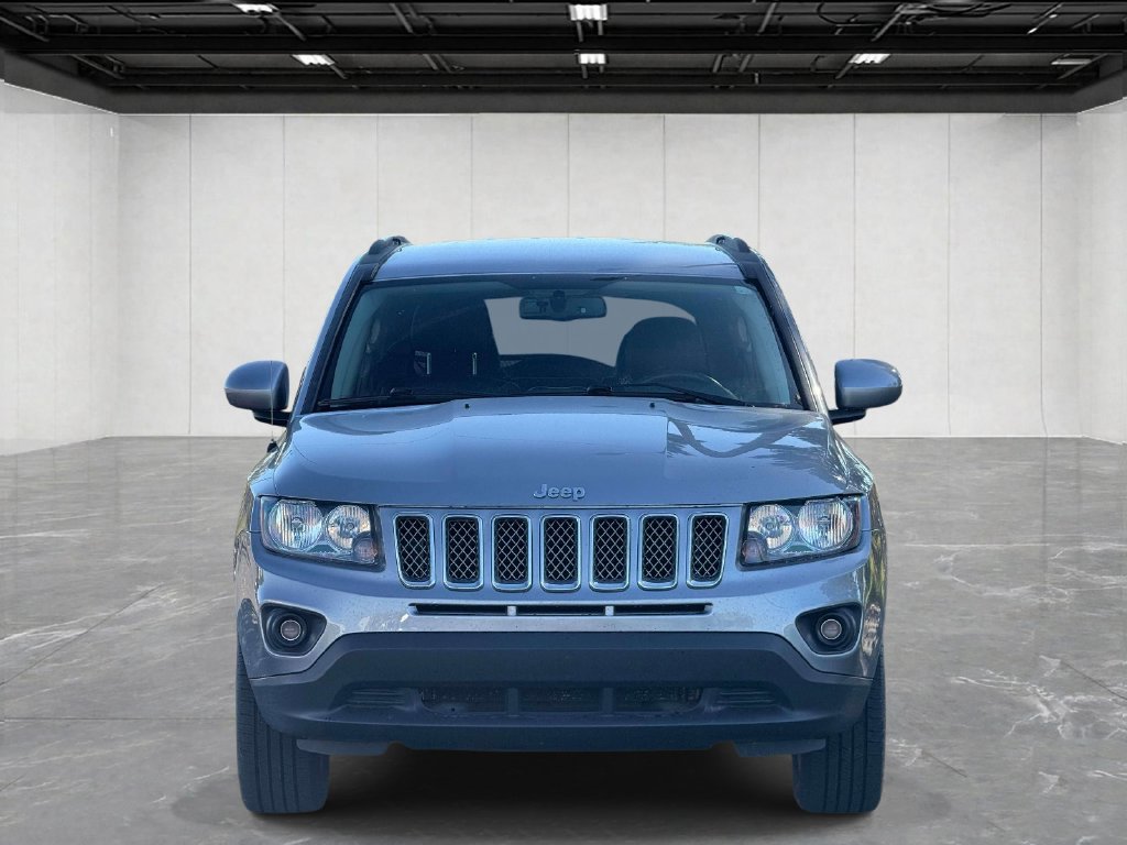 Used 2017 Jeep Compass Latitude AWD/4WD image 2