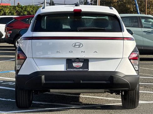 New 2026 Hyundai Kona SE image 7