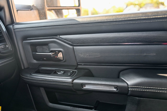 Used 2024 RAM 5500 4x4 Crew Cab image 63