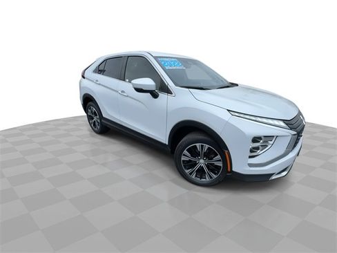 Used 2022 Mitsubishi Eclipse Cross SE image 2