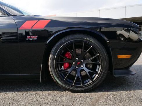 Used 2012 Dodge Challenger SRT8 w/ Premium Sound Group image 30